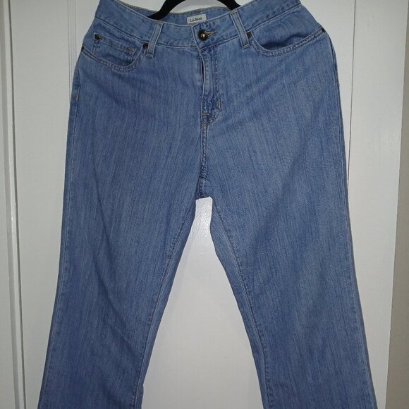 L.L. BEAN CLASSIC FIT DENIM JEANS, SIZE 6 PETITE - Picture 2 of 6